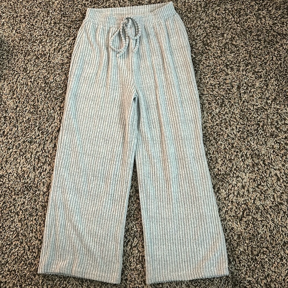 gray ripped pants
size small